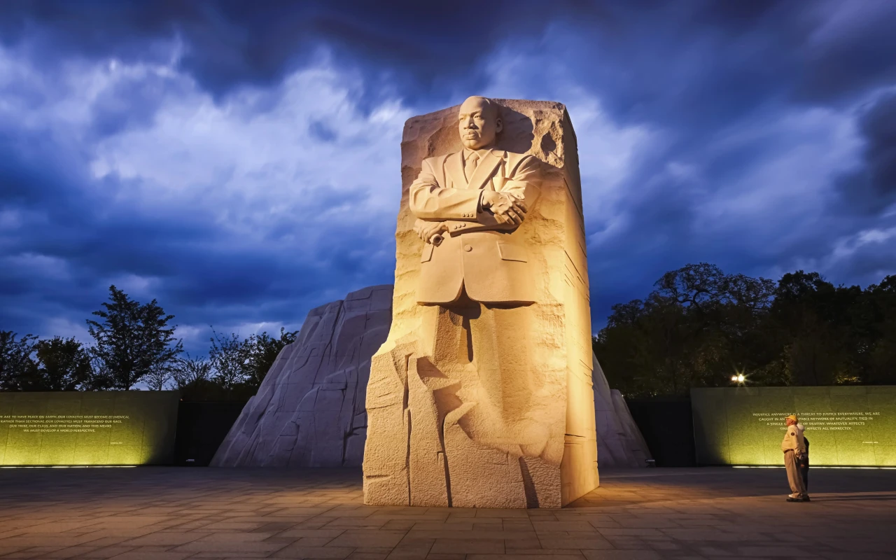 Visit the Martin Luther King Jr. Memorial: A Monument to Civil Rights