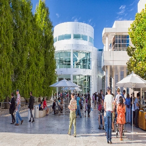 A stunning panoramic view of the Getty Center, featuring its modern architecture, lush gardens, and extensive art collection.