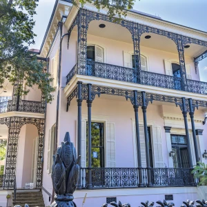 Walk Through the Garden District: A Tour of New Orleans